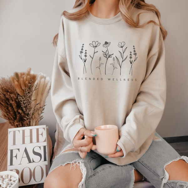 BLENDED WELLNESS | Women's Crewneck in Sand Thumbnail