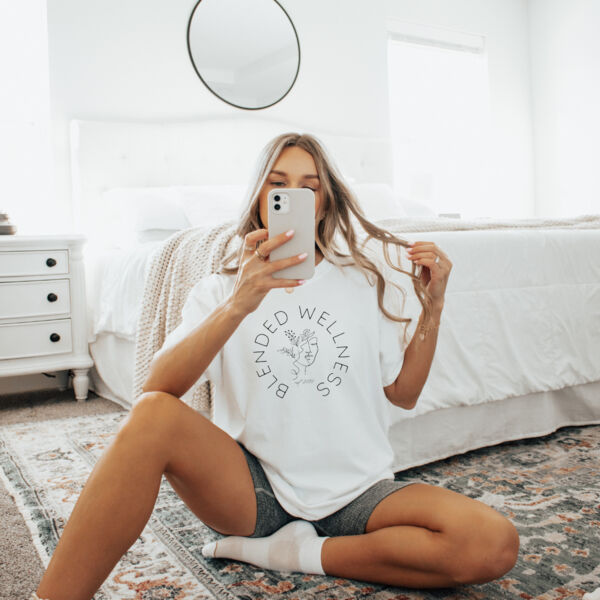BLENDED WELLNESS | Women's T in WHITE Thumbnail