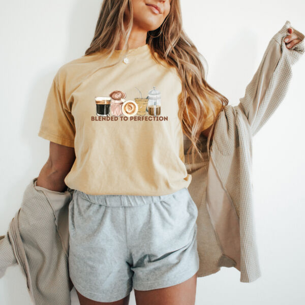 BLENDED WELLNESS | Coffee Lovers Oversized T in BUTTER Thumbnail